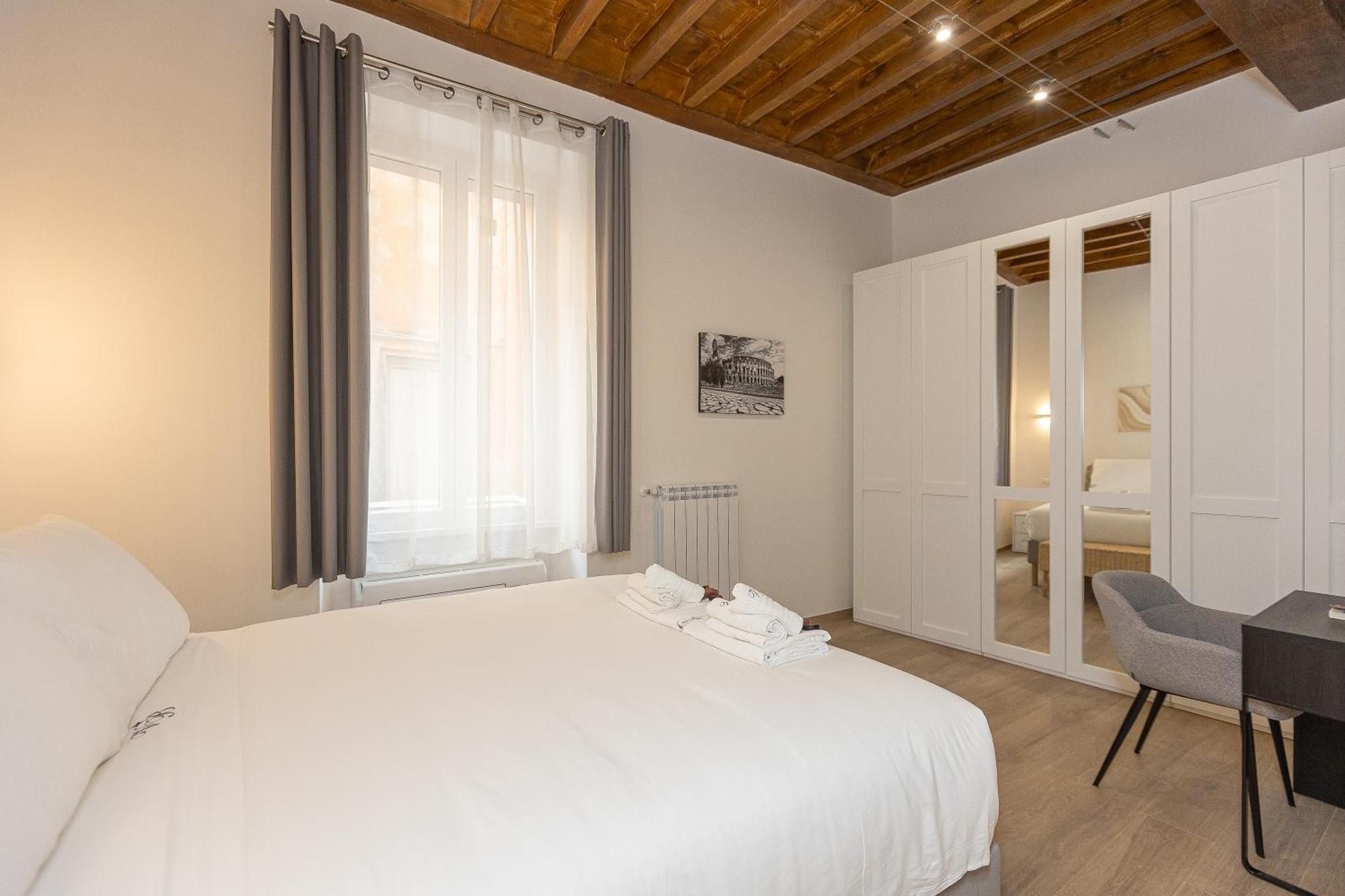 Navona Modern By In Apartment Rom