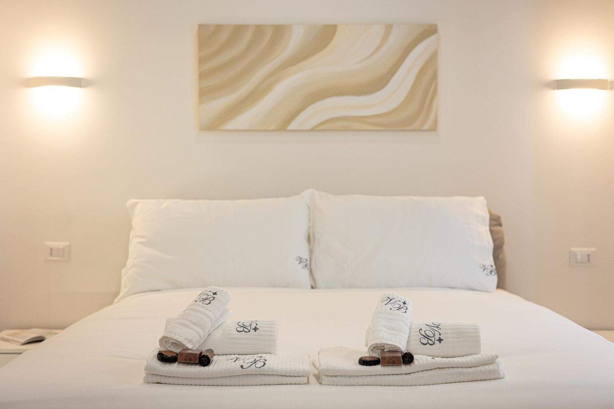 Navona Modern By In Apartment *