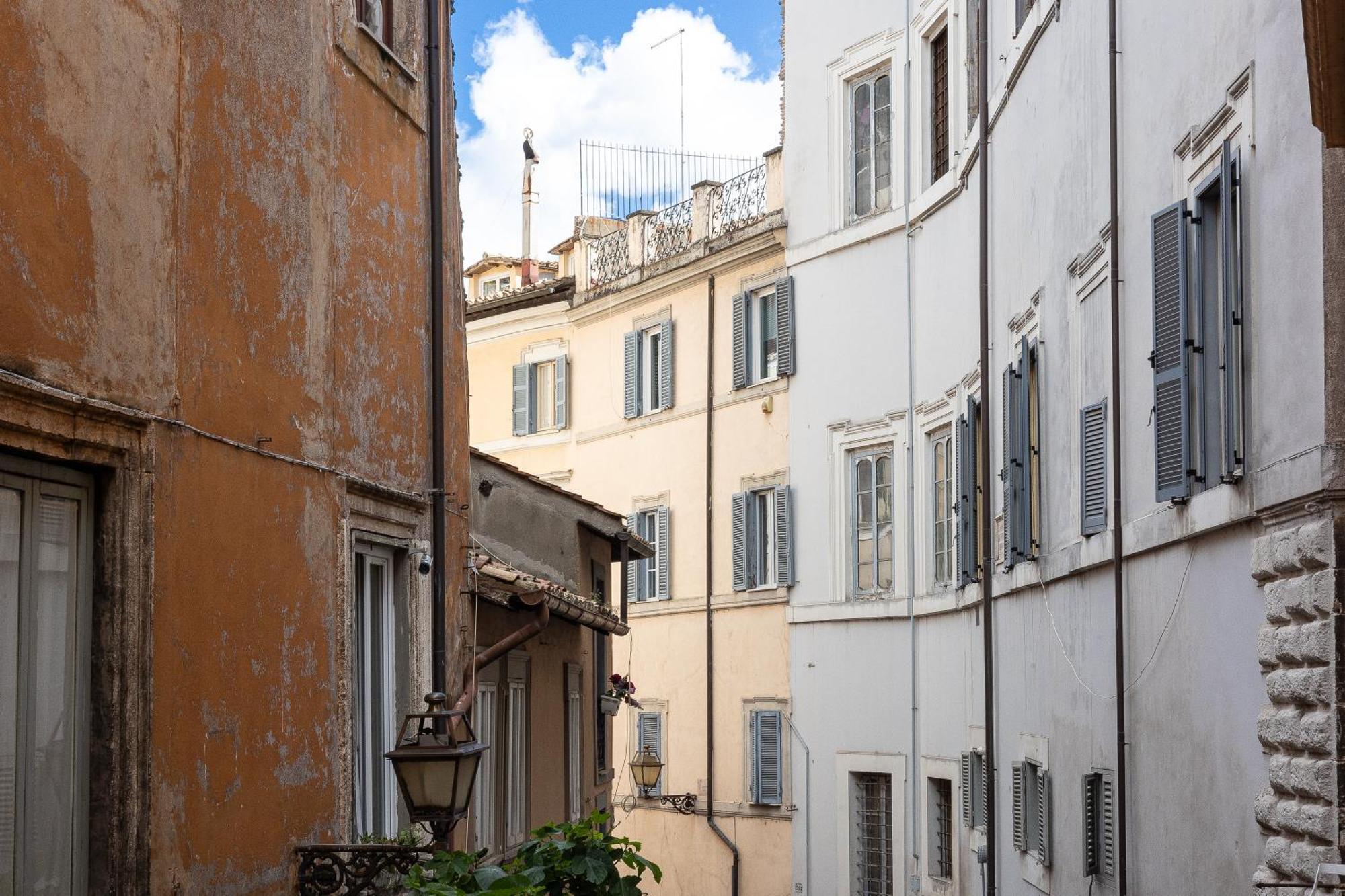 Navona Modern By In