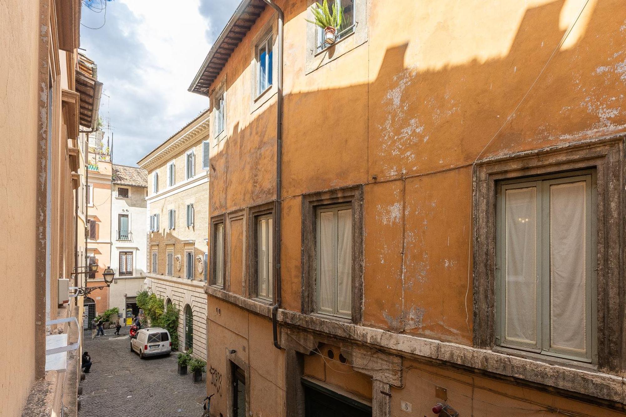 Navona Modern By In Apartment